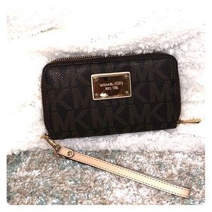 Michael Kors wristlet
